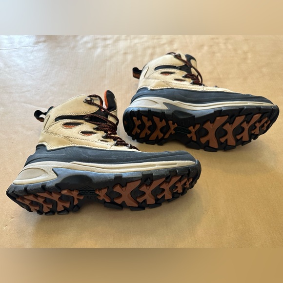 LL Bean Womens Waterproof Snowshoes  Size:8 - Picture 3 of 5